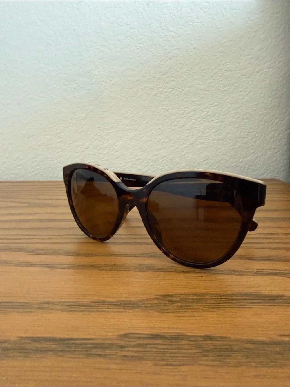 CHANEL stylish tortoiseshell